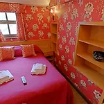 Värdshus The Sun Boutique And Lounge 4*