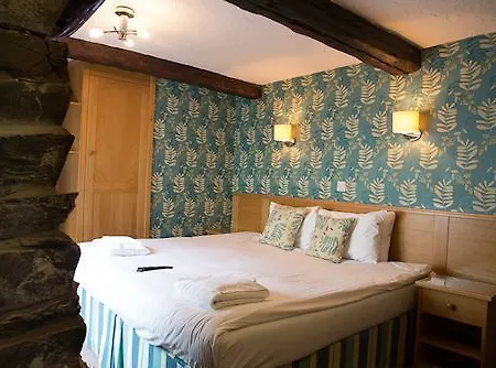 Inn The Sun Boutique And Lounge