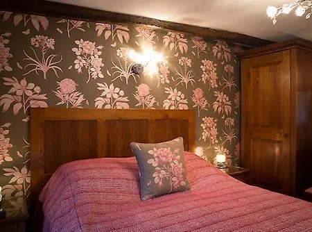 The Sun Boutique And Lounge