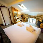 Zajazd The Sun Boutique And Lounge 4*